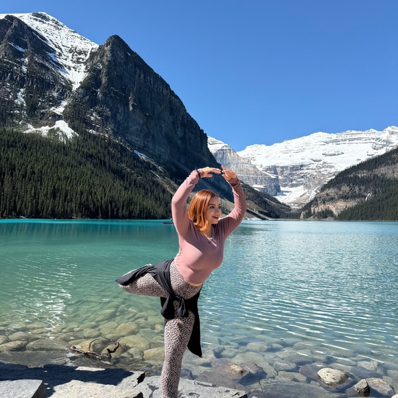 Meet your Posher, Camille - Picture 1 of 1